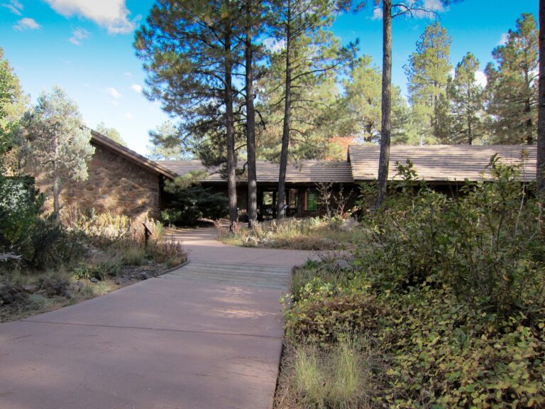 2048px The Arboretum at Flagstaff 1 768x576