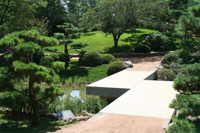 Chicago Botanic Garden   Zig Zag Bridge 1 768x512